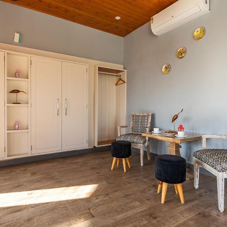 Stayvista At Serene With Outdoor Bonfire Barog Buitenkant foto